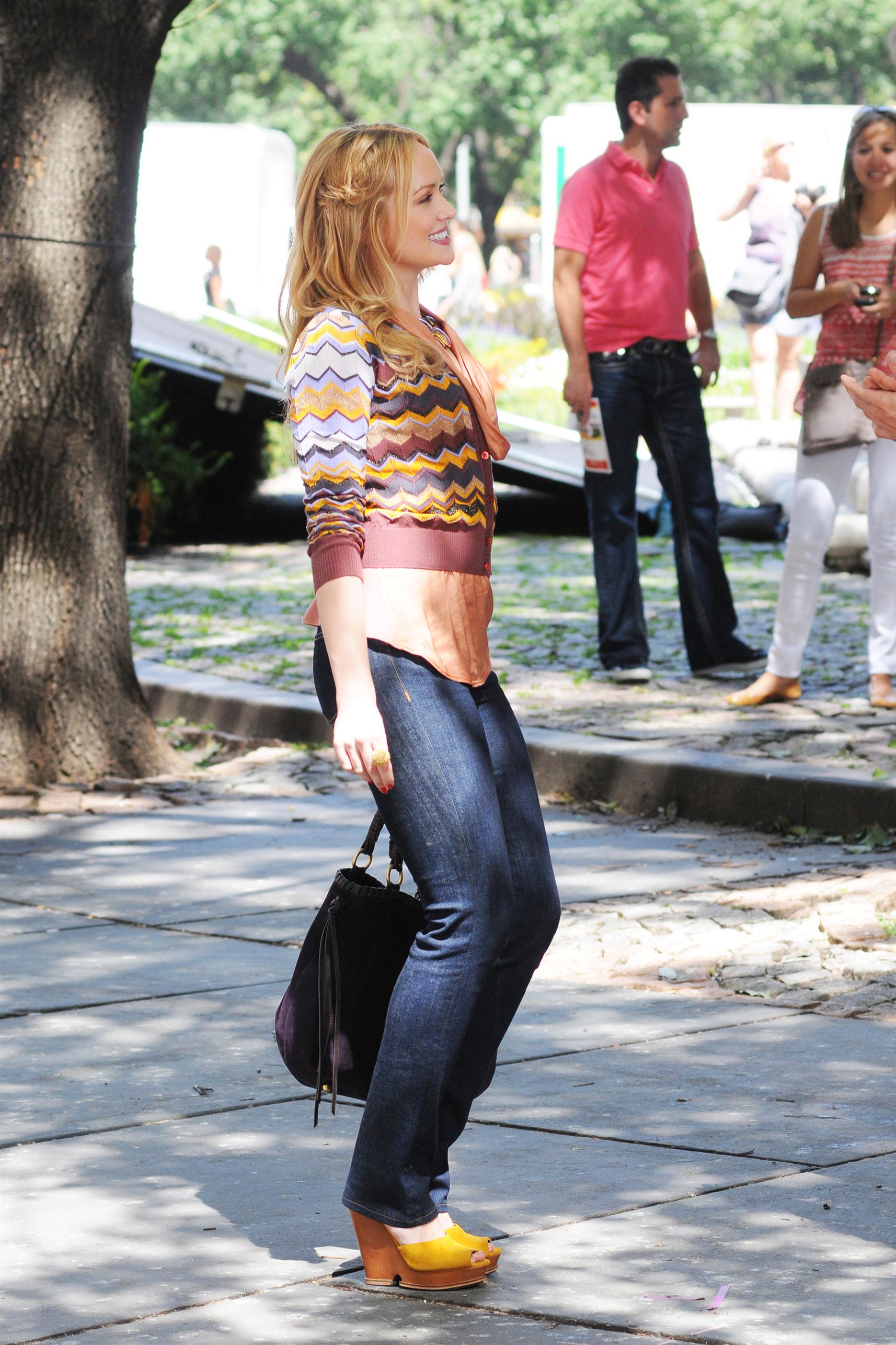 Blake Lively on the set of 'Gossip Girl' shooting on location | Picture 68593